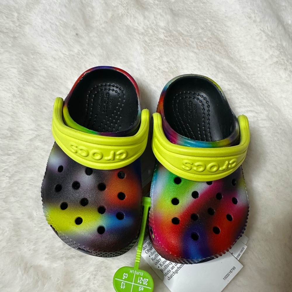 CROCS Kids' Vibrant Tie-Dye Slippers